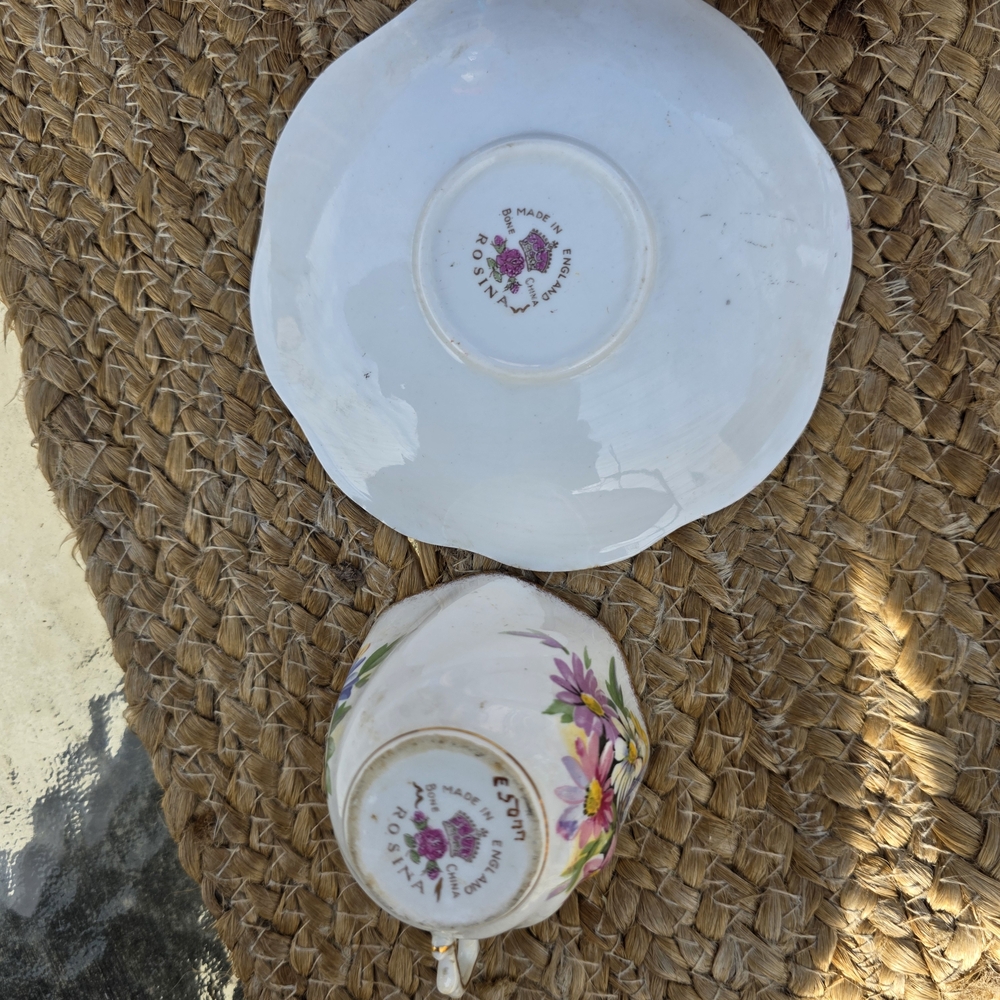 English bone china tea cup saucer - Picture 3 of 4